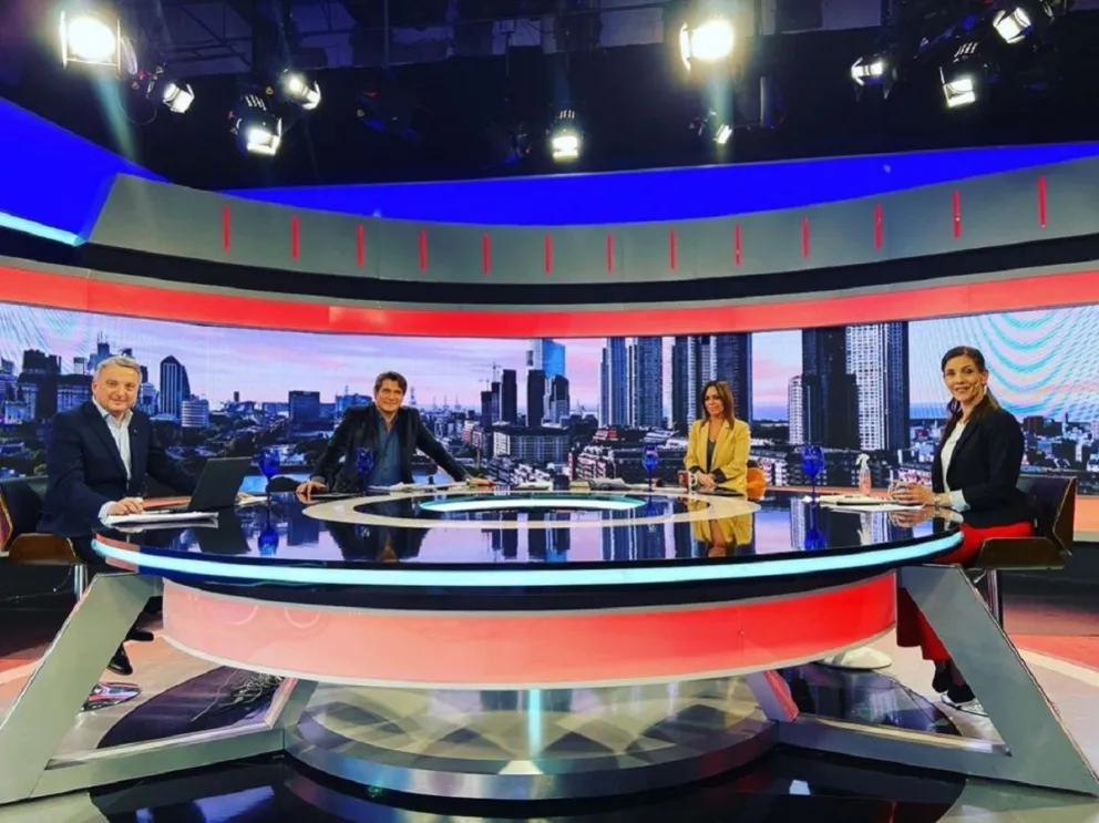 Panel de Informados de todo. Fuente (Instagram)