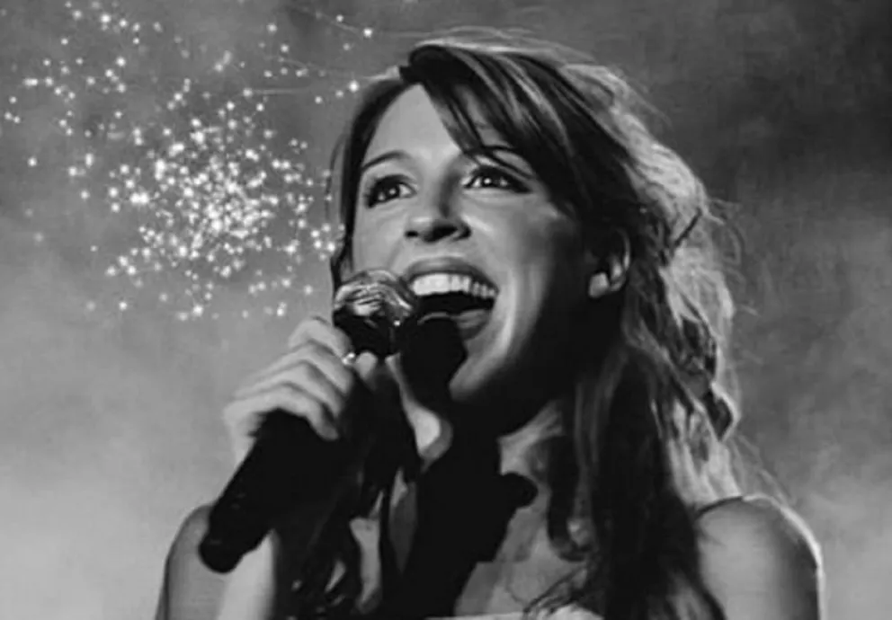 Florencia Bertotti cantó los éxitos de 'Floricienta' y las redes se revolucionaron