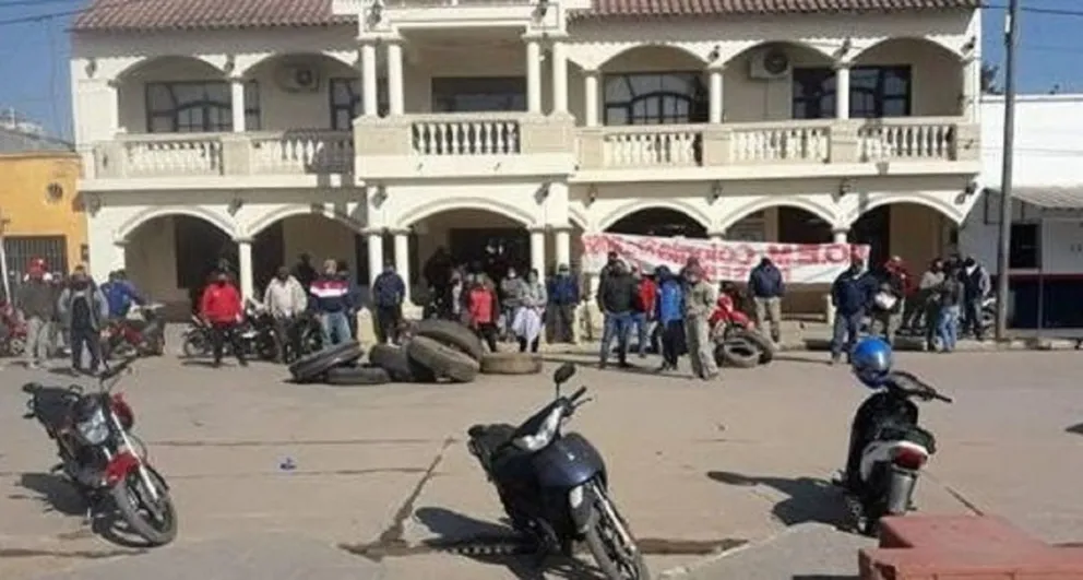 ¡Hay acuerdo! Tras jornadas de tensión y protestas, se levantó el paro en Colonia Santa Rosa