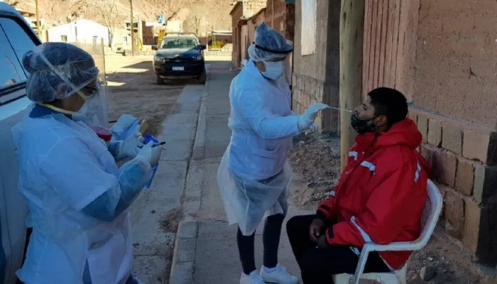 Uno por uno: los nuevos síntomas de caso sospechoso de coronavirus que publicó el Ministerio de Salud