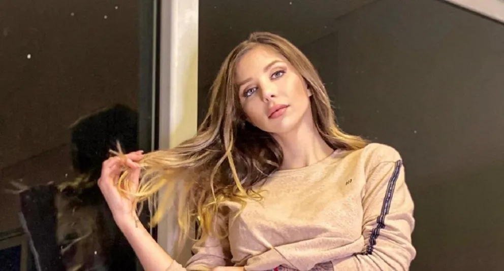 Romina Malaspina paralizó las redes mientras cantaba