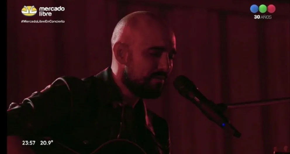 Abel Pintos presentó un emotivo show en Codo a Codo, dedicado a los héroes de la pandemia