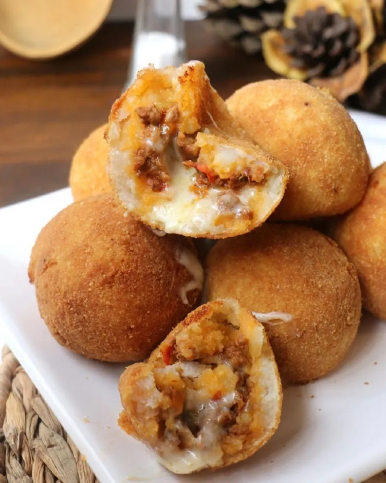 Cómo preparar bombitas de papa y carne