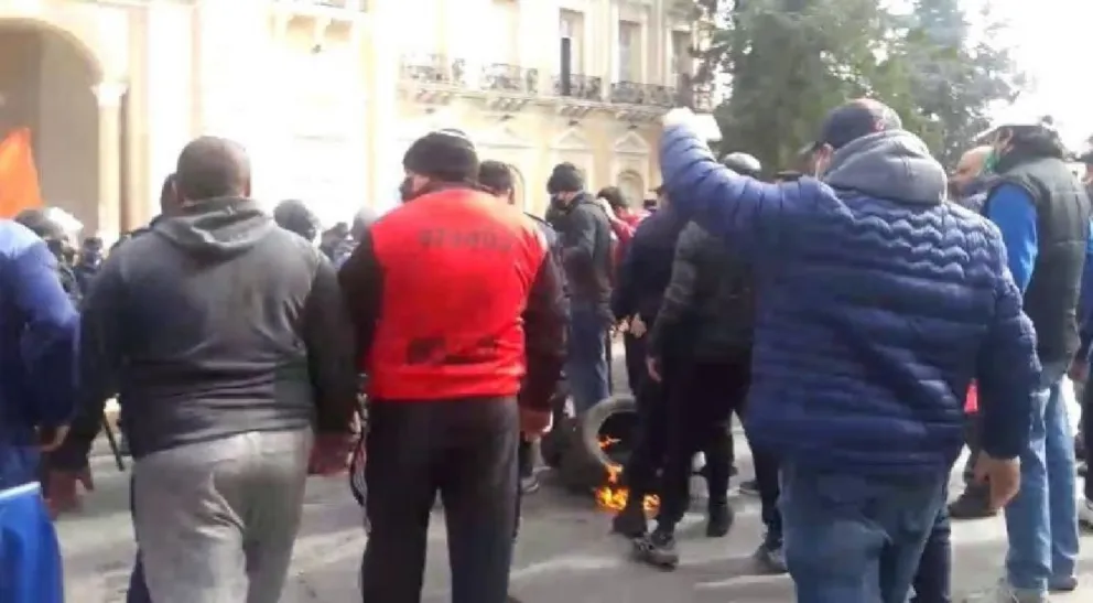 URGENTE | Suspenden el juicio a prueba para los remiseros detenidos por apedrear a policías