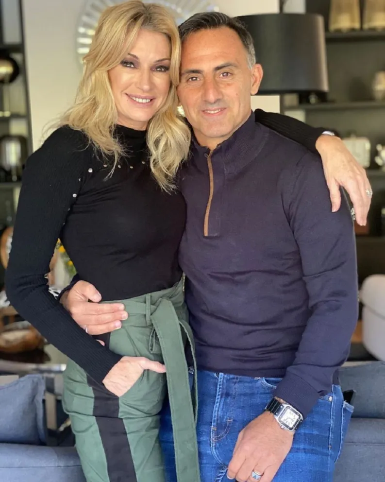 Yanina Latorre recibió una increíble sopresa por los 26 años de matrimonio con Diego