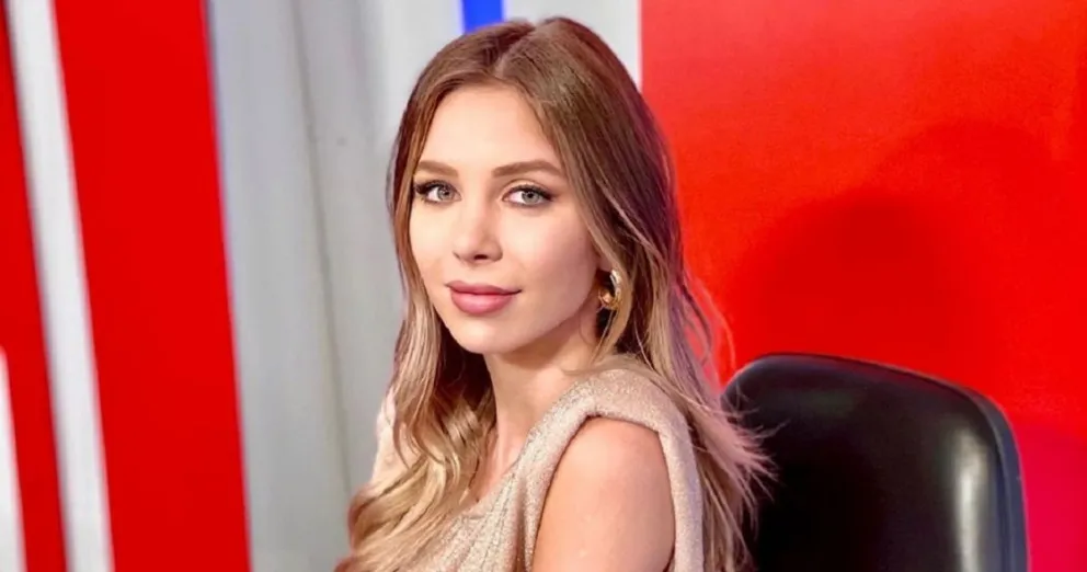 Romina Malaspina posó con un ajustado vestido negro y dejó sin aliento a todos