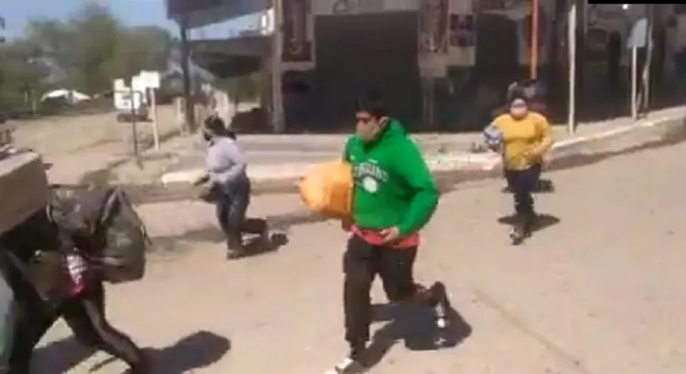 Baguyeros escapan de la policía