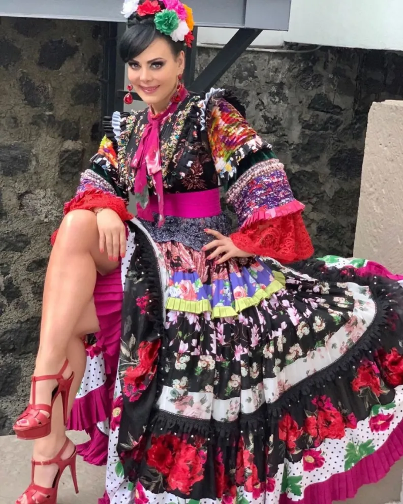 Maribel Guardia presume su escultural cuerpo a los 61 años