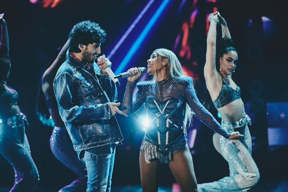 Danna Paola y Sebastián Yatra demostraron que hay química entre ellos en los Premios Juventud