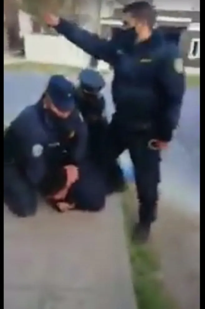 Policía santiagueña (captura de pantalla)