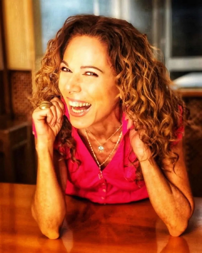"Gracias por elegirme", la alegría de Iliana Calabró tras firmar su contrato en MasterChef Celebrity