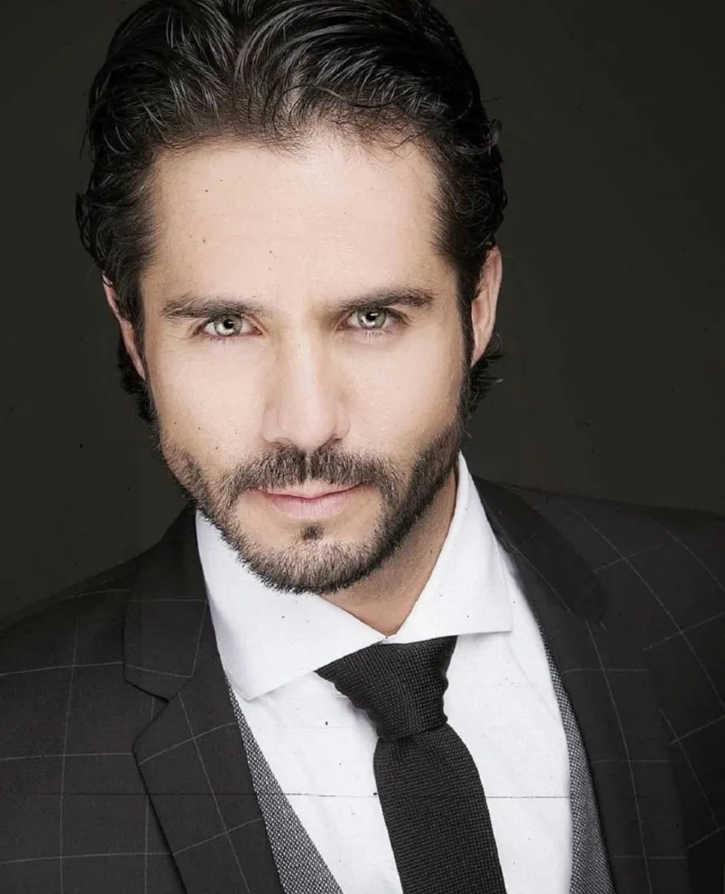 José Ron cambió de look y luce completamente diferente