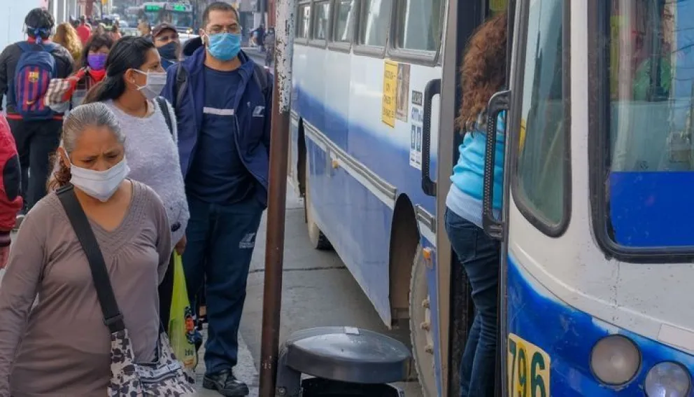 Que no te pillen con los calzones bajos: desde hoy quiénes pueden viajar en SAETA y quiénes no