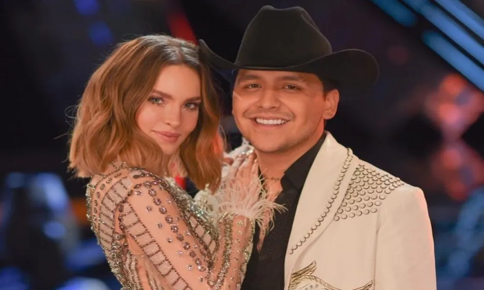 La diminuta falda de Belinda que hizo enojar a Christian Nodal