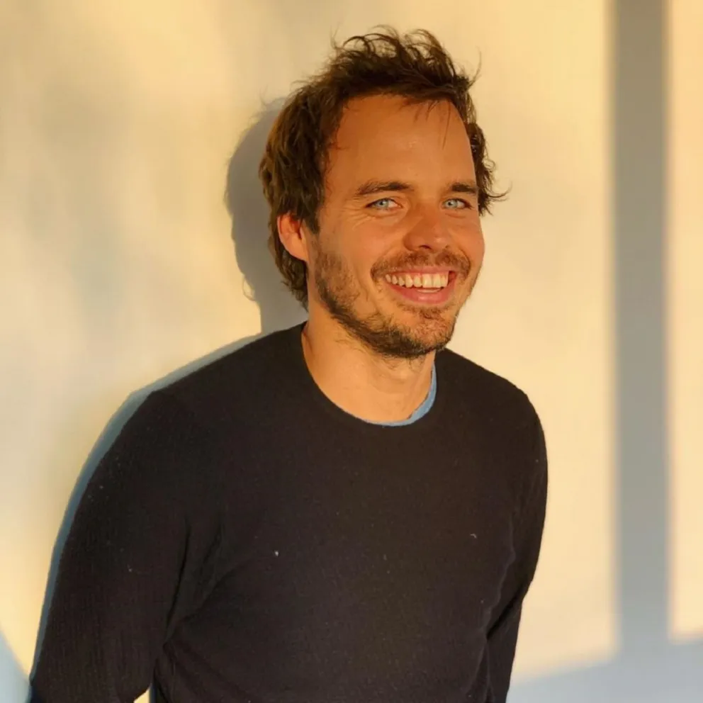 Benjamín Rojas desempolvó una inédita foto con Juan Gil Navarro en las giras de Floricienta