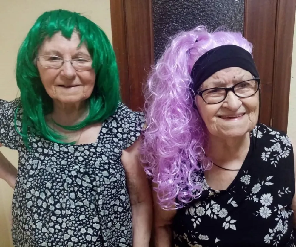 Furor por Paquita y Ana, las abuelas españolas que "tiran pasos" en Tik Tok con los Wachiturros