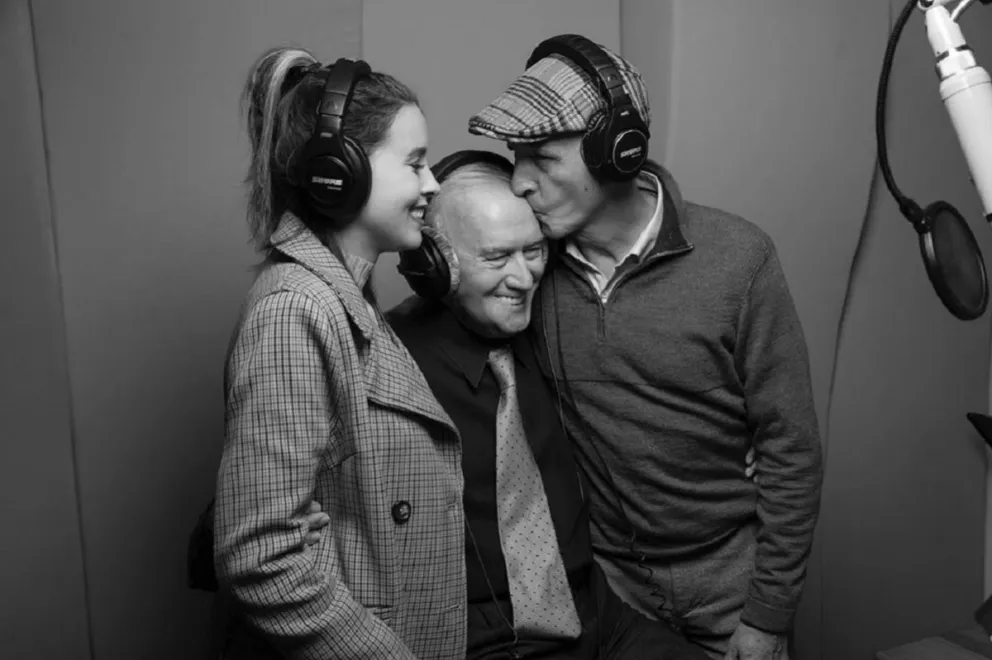 Paulina Goto presentó la canción que grabó con su abuelo y su papá