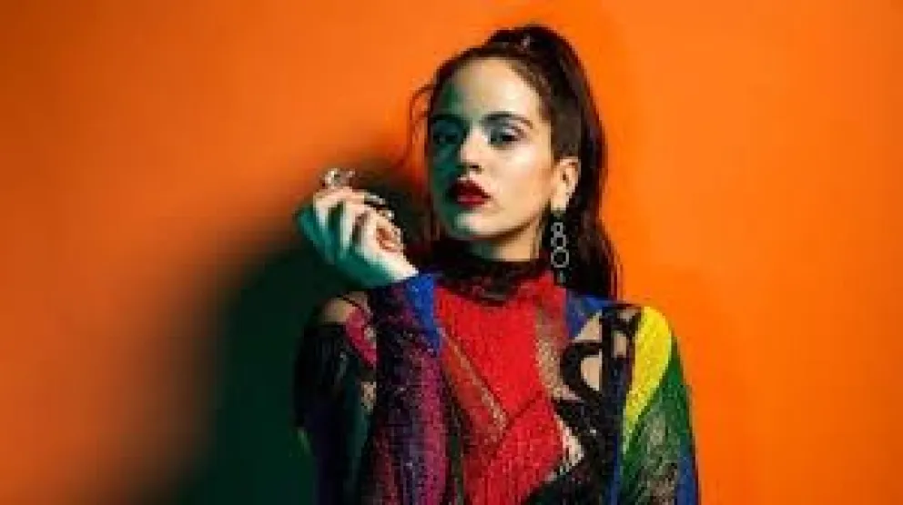 Rosalía presentó sus propios labiales