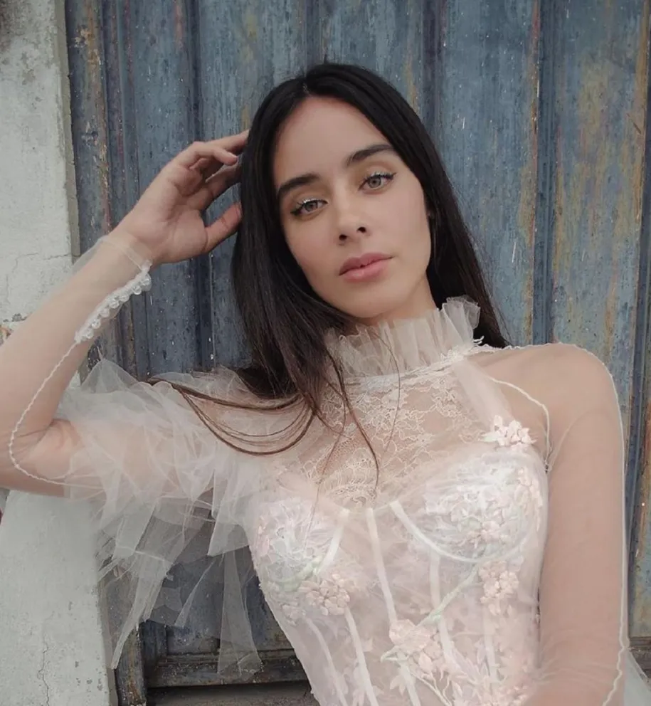 Esmeralda Pimentel sorprende con su belleza al natural y detalles de su nuevo personaje