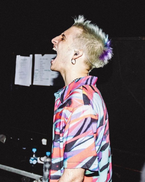 Valentín Oliva, WOS, estrenó un documental