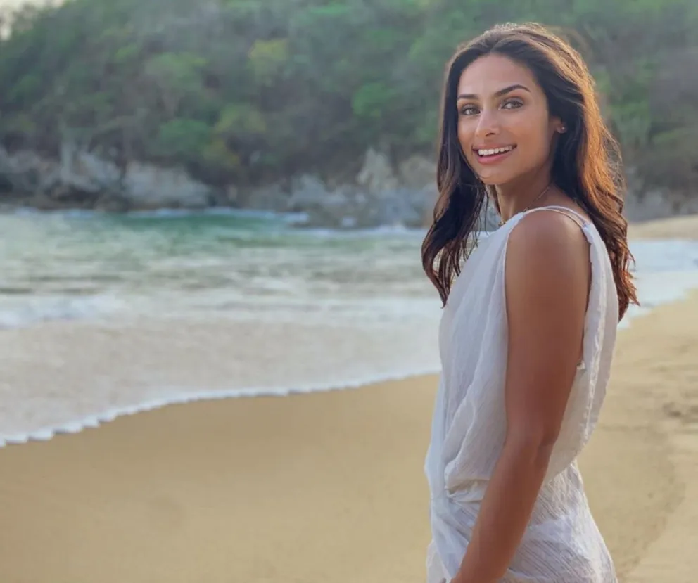 Renata Notni disfruta de de su soltería e impacta con su belleza