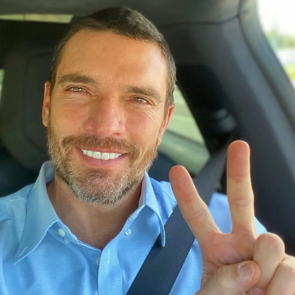 Julián Gil se derrite de amor por la periodista Valeria Marín