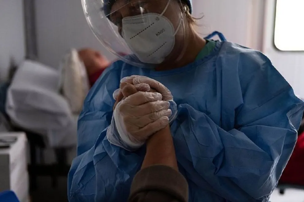 Miedo en pandemia: médico salteño afirma que pacientes en terapia intensiva pueden quedar discapacitados