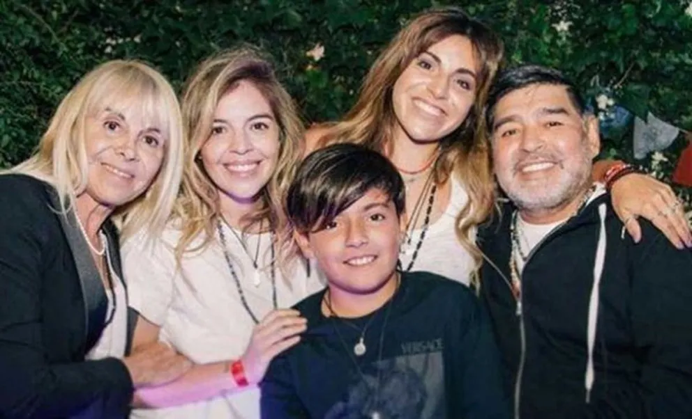 Familia Maradona. Fuente (Twitter)