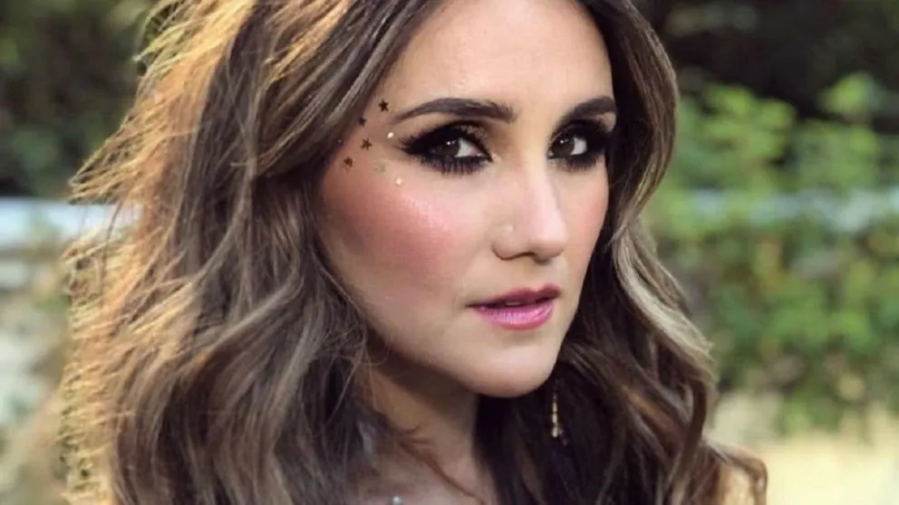 Dulce María se conmueve 