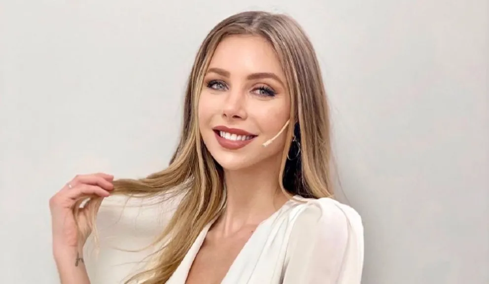 Mamá orgullosa: Romina Malaspina posó junto a su gata y se robó todas las miradas