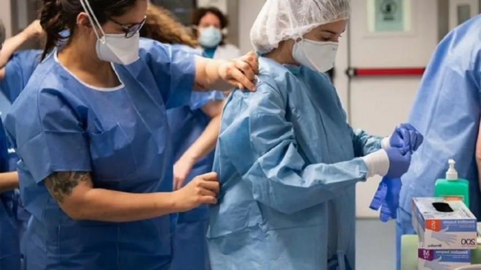 Los últimos minutos de un paciente con coronavirus: se viralizó el crudo relato de una médica