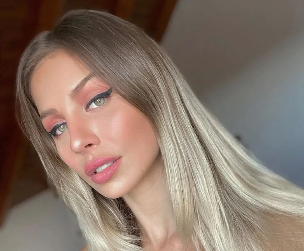 Romina Malaspina se mostró en lencería blanca y con una mirada muy sensual en su último vídeo