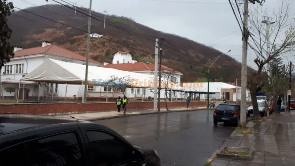 [HAY FOTOS] Con carpas: así se prepara el Hospital San Bernardo para recibir a más pacientes con coronavirus