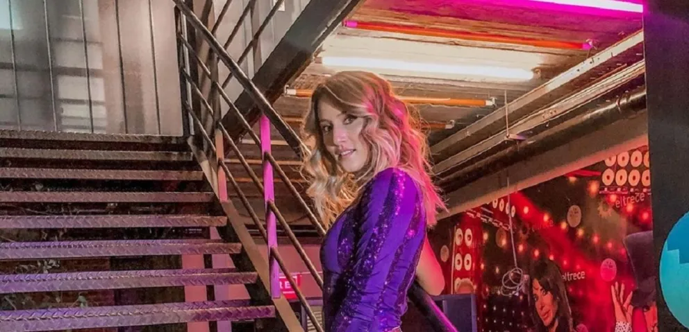 Mica Viciconte eligió un look 'total black' para iniciar la semana