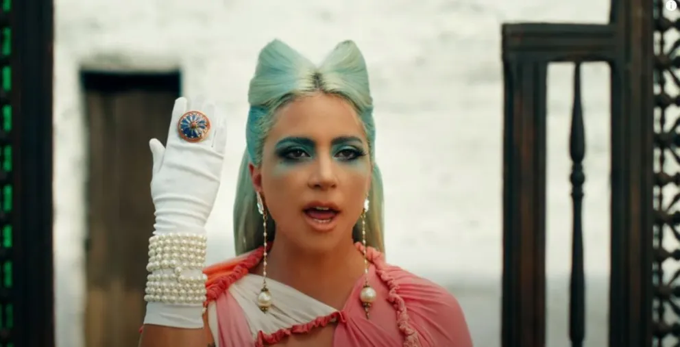 Lady Gaga lanzó su esperado vídeo "911" y las reacciones no se hicieron esperar