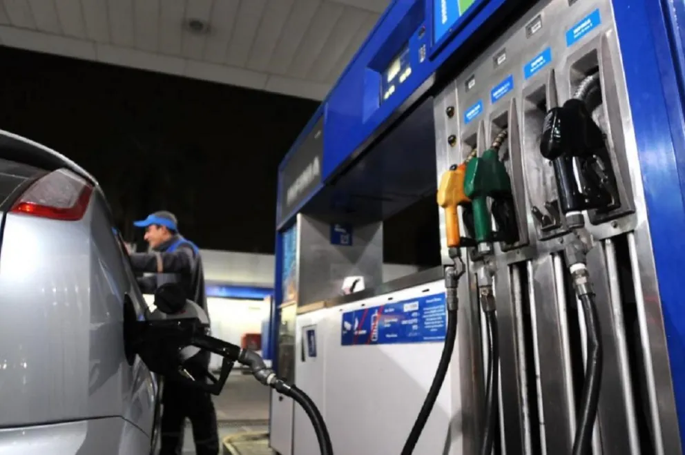 Se acabó el congelamiento de combustibles: confirman un incremento de precios para todo el país