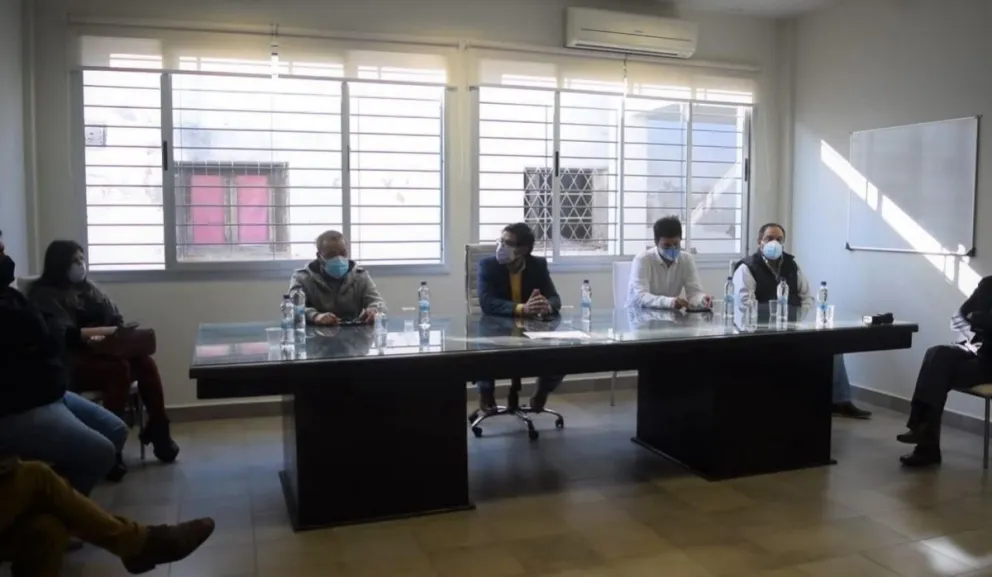 Reunión de autoridades en Rosario de la Frontera.