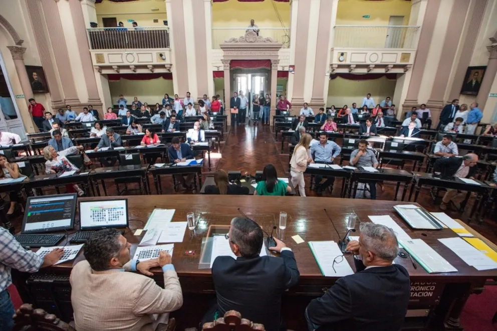 Por contagios de COVID levantaron las sesiones en Diputados y el Senado