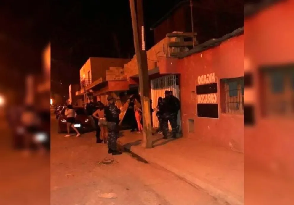 ¡Meta vino y música! Familia salteña fue multada 2 veces en 5 días por armar fiestas clandestinas