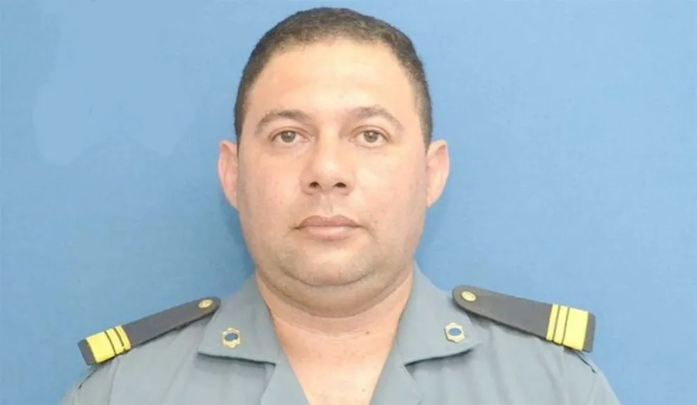 Sargento Ayudante Hugo Delfín Molina.