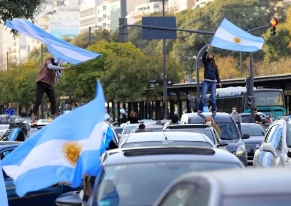 Caravana Fuente (Twitter)