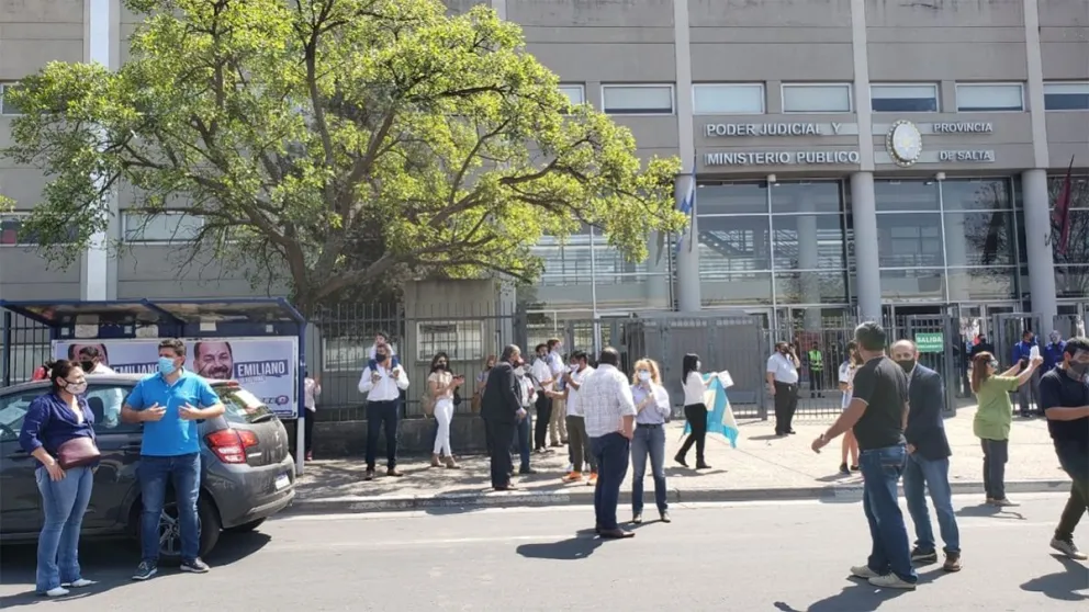 Reclamo de abogados en Salta.