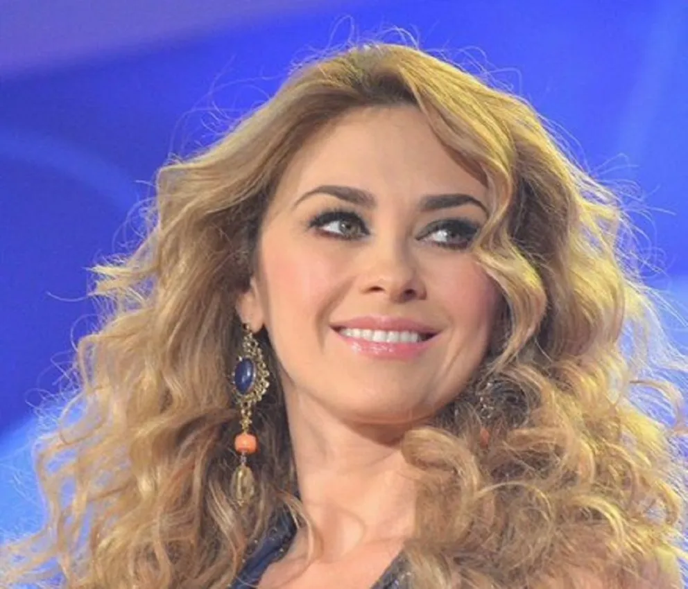 Aracely Arámbula se convierte en tendencia con su tema "Malas Noticias" y los fans explotan de emoción