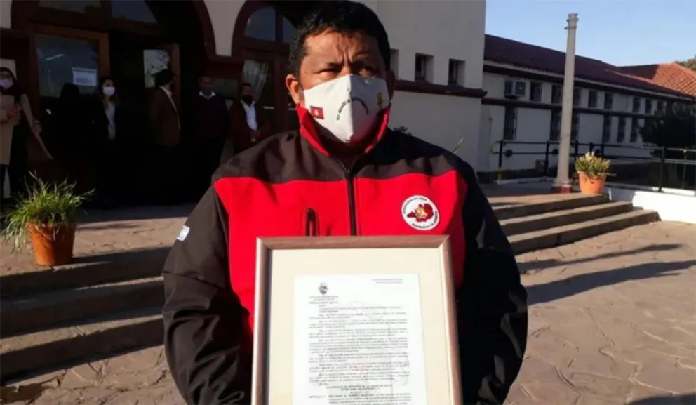 Bombero Brigada Solidaria.