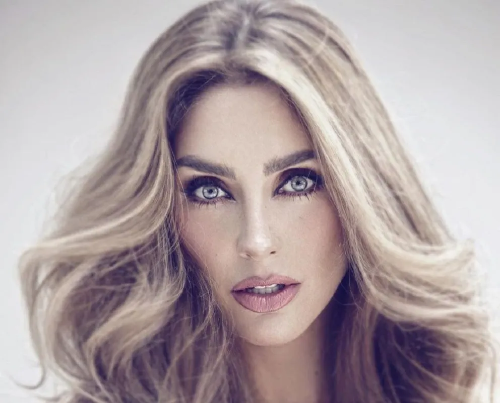 Anahí y sus hijos