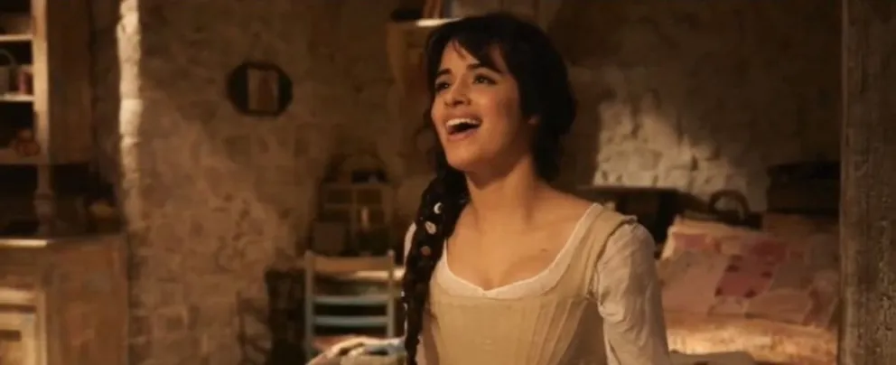 Camila Cabello se convierte en tendencia con ‘Cinderella’ y los fans palpitan por la cercanía del tráiler de este film