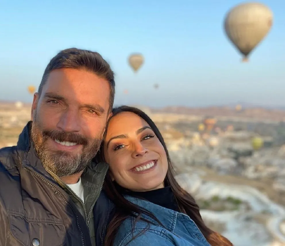 Julian Gil y su novia en Turquía