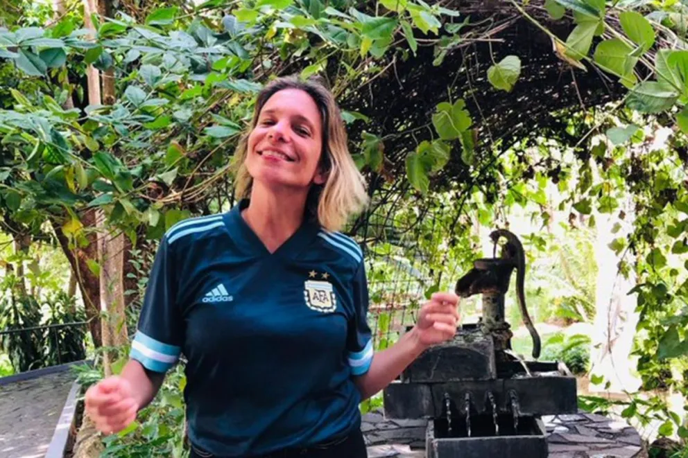 Angela Lerena, la periodista deportiva que hoy hará historia en el partido de la albiceleste