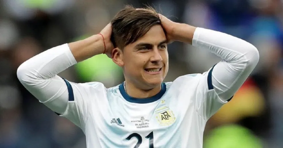 Se encienden las alarmas: Paulo Dybala es baja de último momento tras presentar un fuerte malestar