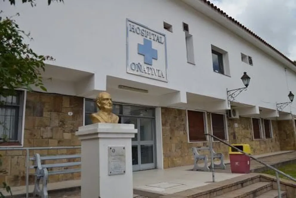 Trabajadores sanitarios del Hospital Oñativia se sometieron a un tratamiento para prevenir el COVID